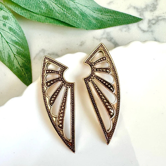 2/$30🌵 Gold Art Deco Shield Wing Earrings Western Boho Southwestern Gift NEW - Picture 1 of 5